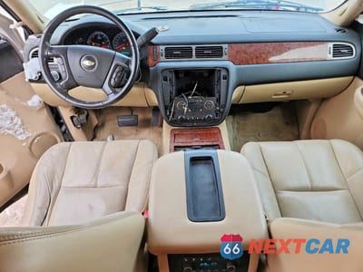 Zdjęcie 8 z 12 samochodu: 2008 CHEVROLET TAHOE K1500 VIN:1GNFK13008J132503 - miniatura