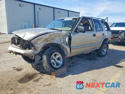 2004 CHEVROLET BLAZER 1GNCS13X24K157696 - główne zdjęcie licytacji z USA - miniatura