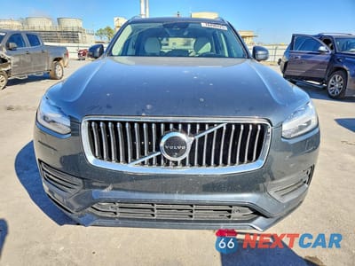 Piąte zdjęcie samochodu w środku: 2021 VOLVO XC90 T5 MOMENTUM VIN:YV4102CK7M1670882 - miniatura