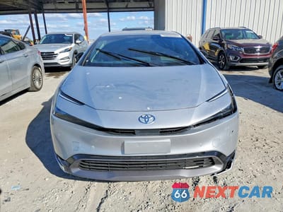 Piąte zdjęcie samochodu w środku: 2026 TOYOTA PRIUS XLE VIN:JTDACAAU3T3065155 - miniatura