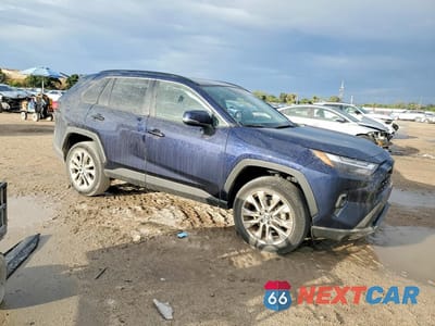 Czwarte zdjęcie samochodu z boku: 2023 TOYOTA RAV4 XLE PREMIUM VIN:2T3C1RFV3PW282898 - miniatura