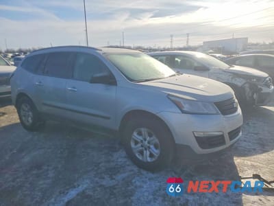 Czwarte zdjęcie samochodu z boku: 2017 CHEVROLET TRAVERSE LS VIN:1GNKVFED1HJ200049 - miniatura
