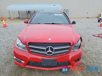 Piąte zdjęcie samochodu w środku: 2015 MERCEDES-BENZ C 250 VIN:WDDGJ4HB2FG432507 - miniatura