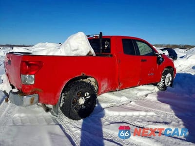 Trzecie zdjęcie samochodu z tyłu: 2008 TOYOTA TUNDRA DOUBLE CAB VIN:5TBBV54128S511575 - miniatura
