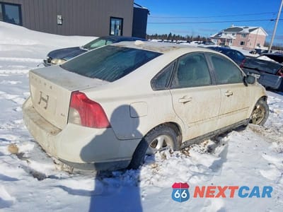 Trzecie zdjęcie samochodu z tyłu: 2010 VOLVO S40 2.4I VIN:YV1382MSXA2485633 - miniatura