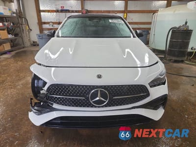 Piąte zdjęcie samochodu w środku: 2024 MERCEDES-BENZ CLA 250 4MATIC VIN:W1K5J4HB2RN452361 - miniatura