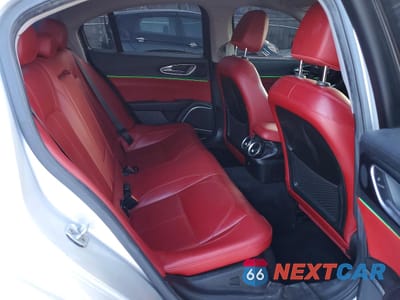Zdjęcie 10 z 13 samochodu: 2020 ALFA ROMEO GIULIA VIN:ZARFAMAN6L7635542 - miniatura