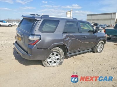 Trzecie zdjęcie samochodu z tyłu: 2022 TOYOTA 4RUNNER VIN:JTEFU5JR5N5270940 - miniatura