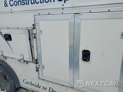 Zdjęcie 10 z 12 samochodu: 2019 FORD E-450 BUCKET UTILITY VAN - R & D - PRI FLEET VIN:1FDXE4FS1KDC17144 - miniatura
