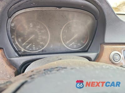 Zdjęcie 9 z 11 samochodu: 2007 BMW 335 XI VIN:WBAVD53527A008004 - miniatura