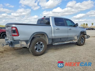 Trzecie zdjęcie samochodu z tyłu: 2019 RAM TRUCKS 1500 REBEL VIN:1C6SRFLT6KN722626 - miniatura