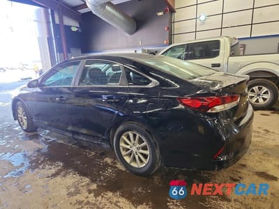 Drugie zdjęcie samochodu z przodu: 2018 HYUNDAI SONATA SE VIN:5NPE24AF0JH647691 - miniatura
