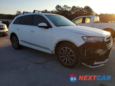 Czwarte zdjęcie samochodu z boku: 2018 AUDI Q7 PRESTIGE VIN:WA1VAAF78JD027920 - miniatura