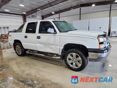 Czwarte zdjęcie samochodu z boku: 2004 CHEVROLET AVALANCHE K1500 VIN:3GNEK12T84G172010 - miniatura