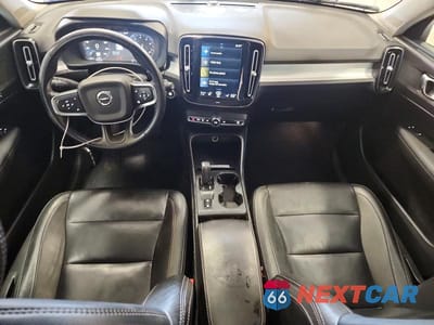 Zdjęcie 8 z 11 samochodu: 2021 VOLVO XC40 T5 MOMENTUM VIN:YV4162UK2M2403821 - miniatura