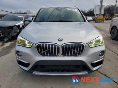 Piąte zdjęcie samochodu w środku: 2017 BMW X1 SDRIVE28I VIN:WBXHU7C35H5H38340 - miniatura