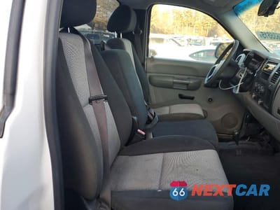 Zdjęcie 10 z 12 samochodu: 2007 GMC SIERRA K2500 HEAVY DUTY VIN:1GTHK24K47E549394 - miniatura