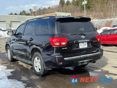 Trzecie zdjęcie samochodu z tyłu: 2012 TOYOTA SEQUOIA SR5 VIN:5TDBM5G17CS002449 - miniatura