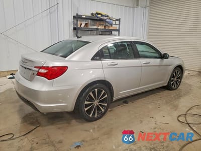 Trzecie zdjęcie samochodu z tyłu: 2012 CHRYSLER 200 S VIN:1C3CCBHG9CN178129 - miniatura