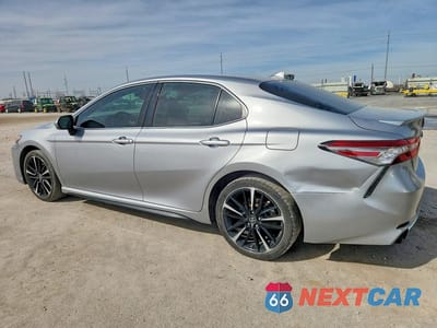 Drugie zdjęcie samochodu z przodu: 2019 TOYOTA CAMRY XSE VIN:4T1B61HK4KU855181 - miniatura