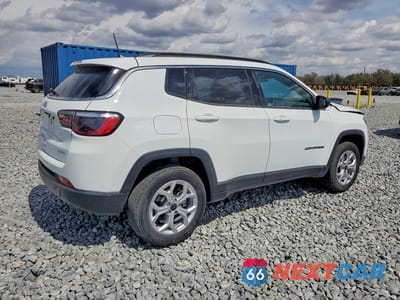 Trzecie zdjęcie samochodu z tyłu: 2025 JEEP COMPASS LATITUDE VIN:3C4NJDBN9ST526930 - miniatura