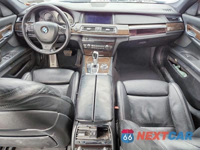 Zdjęcie 8 z 11 samochodu: 2013 BMW 740 I VIN:WBAYA6C5XDC994927 - miniatura