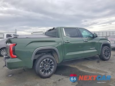 Trzecie zdjęcie samochodu z tyłu: 2023 TOYOTA TUNDRA CREWMAX LIMITED VIN:5TFJA5DBXPX104037 - miniatura