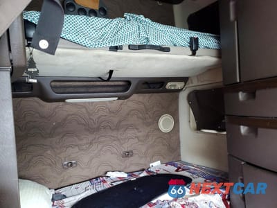 Zdjęcie 6 z 10 samochodu: 2013 VOLVO VN VNL VIN:4V4NC9EH3DN566814 - miniatura