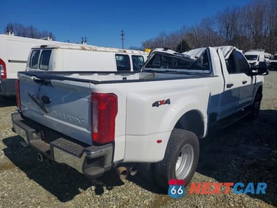 Czwarte zdjęcie samochodu z boku: 2024 FORD F350 SUPER DUTY VIN:1FT8W3DT3REF66127 - miniatura