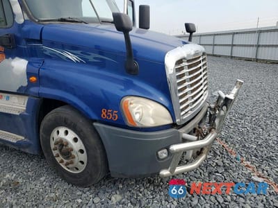 Zdjęcie 9 z 10 samochodu: 2018 FREIGHTLINER CASCADIA 125 SEMI TRUCK VIN:3AKJGLDR6JSHU5278 - miniatura