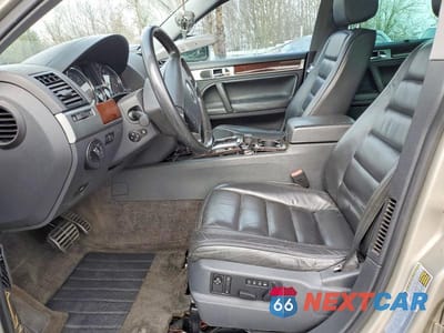 Zdjęcie 7 z 12 samochodu: 2004 VOLKSWAGEN TOUAREG TDI 5.0 VIN:WVGHH77L84D082350 - miniatura