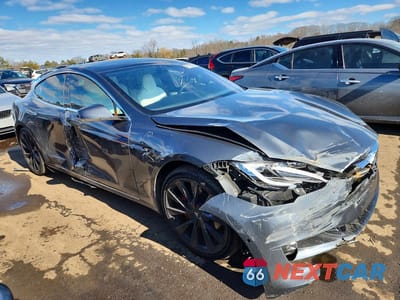 Czwarte zdjęcie samochodu z boku: 2019 TESLA MODEL S VIN:5YJSA1E43KF336835 - miniatura