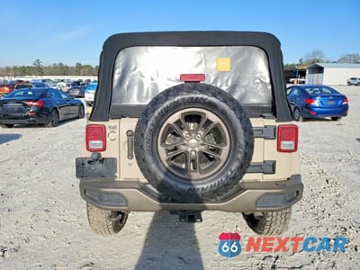 Zdjęcie 6 z 12 samochodu: 2016 JEEP WRANGLER UNLIMITED SAHARA VIN:1C4BJWEG0GL252984 - miniatura