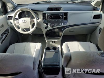Zdjęcie 8 z 13 samochodu: 2014 TOYOTA SIENNA LE 8-PASSENGER VIN:5TDKK3DC6ES492580 - miniatura