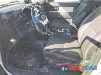 Zdjęcie 7 z 12 samochodu: 2014 TOYOTA FJ CRUISER VIN:JTEBU4BF0EK181095 - miniatura