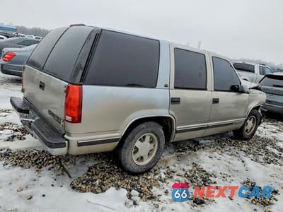 Trzecie zdjęcie samochodu z tyłu: 1998 CHEVROLET TAHOE C1500 VIN:1GNEC13R4WJ375753 - miniatura