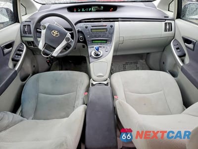 Zdjęcie 8 z 12 samochodu: 2010 TOYOTA PRIUS III VIN:JTDKN3DU6A0122727 - miniatura