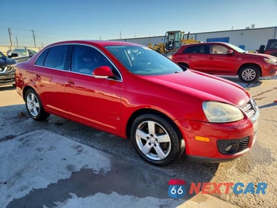 Czwarte zdjęcie samochodu z boku: 2008 VOLKSWAGEN JETTA SE VIN:3VWRM71K18M110551 - miniatura