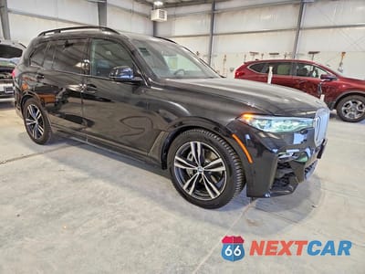 Czwarte zdjęcie samochodu z boku: 2019 BMW X7 XDRIVE50I VIN:5UXCX4C51KLS37832 - miniatura