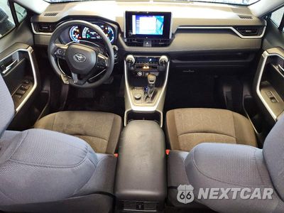 Zdjęcie 8 z 13 samochodu: 2024 TOYOTA RAV4 XLE VIN:JTMRWRFV7RJ060040 - miniatura