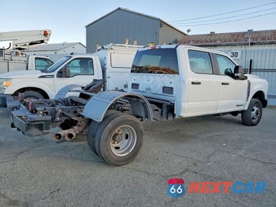Trzecie zdjęcie samochodu z tyłu: 2023 FORD F350 SUPER DUTY TRUCK CAB AND CHASSIS VIN:1FT8W3DT5PEC22151 - miniatura