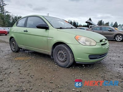 Czwarte zdjęcie samochodu z boku: 2008 HYUNDAI ACCENT GS VIN:KMHCM36C48U086112 - miniatura