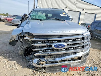 Piąte zdjęcie samochodu w środku: 2023 FORD F350 SUPER DUTY VIN:1FT8W3BT0PEC40365 - miniatura