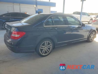Trzecie zdjęcie samochodu z tyłu: 2013 MERCEDES-BENZ C 250 VIN:WDDGF4HB8DR247235 - miniatura