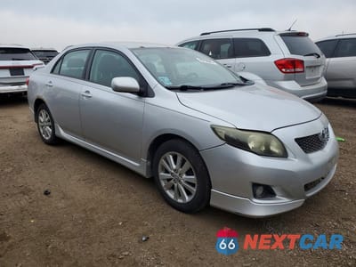Czwarte zdjęcie samochodu z boku: 2010 TOYOTA COROLLA S VIN:1NXBU4EE5AZ275751 - miniatura