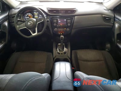 Zdjęcie 8 z 13 samochodu: 2017 NISSAN ROGUE SV VIN:5N1AT2MV5HC888912 - miniatura