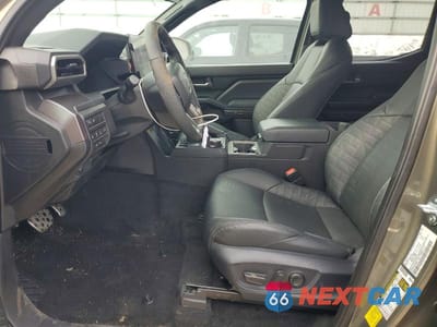 Zdjęcie 7 z 11 samochodu: 2025 TOYOTA TACOMA DOUBLE CAB VIN:3TMLB5JN8SM126105 - miniatura