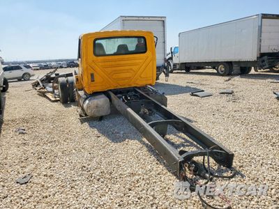 Trzecie zdjęcie samochodu z tyłu: 2018 INTERNATIONAL 4000 4300 - BOX TRUCK VIN:1HTMMMML7JH096457 - miniatura
