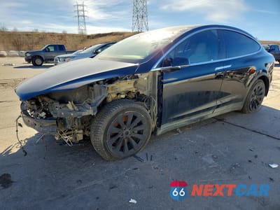 2019 TESLA MODEL X 5YJXCDE22KF180691 - główne zdjęcie licytacji z USA - miniatura