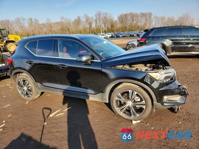 Czwarte zdjęcie samochodu z boku: 2021 VOLVO XC40 T5 INSCRIPTION VIN:YV4162UL8M2483554 - miniatura